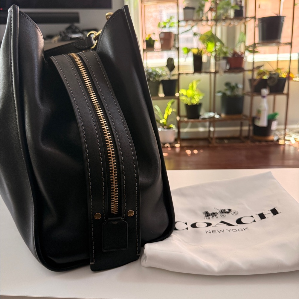 Coach 40 Rogue Leather Tote with Brass Accents, shoulder + crossbody straps - Picture 4 of 8